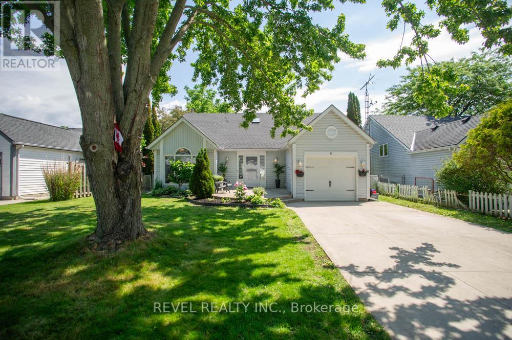 61 LESLIE AVENUE - 2