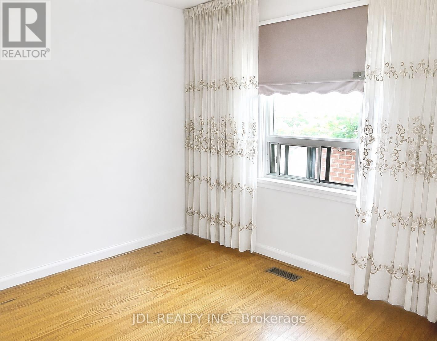 40 MONTANA AVENUE - Image 6
