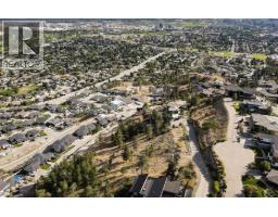 723 Forestridge Lane, Kelowna, BC V1V2Y3 Photo 17