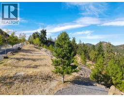 723 Forestridge Lane, Kelowna, BC V1V2Y3 Photo 7