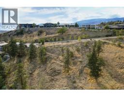 723 Forestridge Lane, Kelowna, BC V1V2Y3 Photo 13