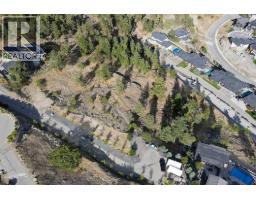 723 Forestridge Lane, Kelowna, BC V1V2Y3 Photo 15