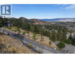 723 Forestridge Lane, Kelowna, BC V1V2Y3 Photo 11