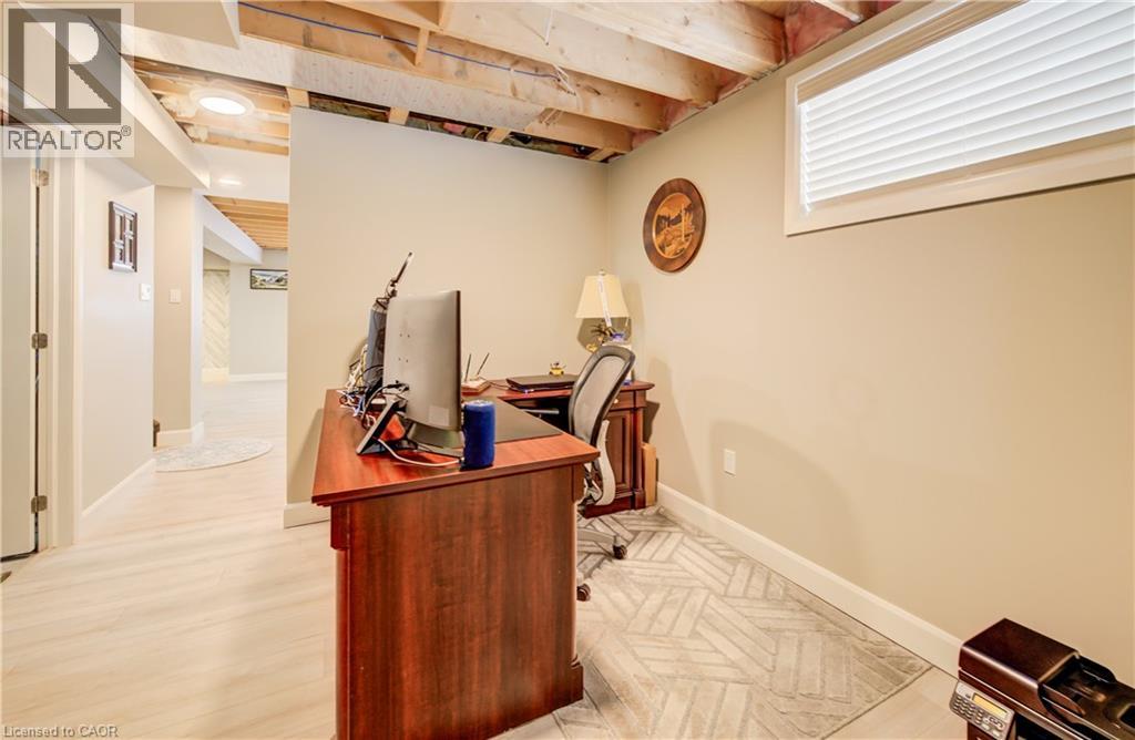 130 BRIDGE Crescent - 28