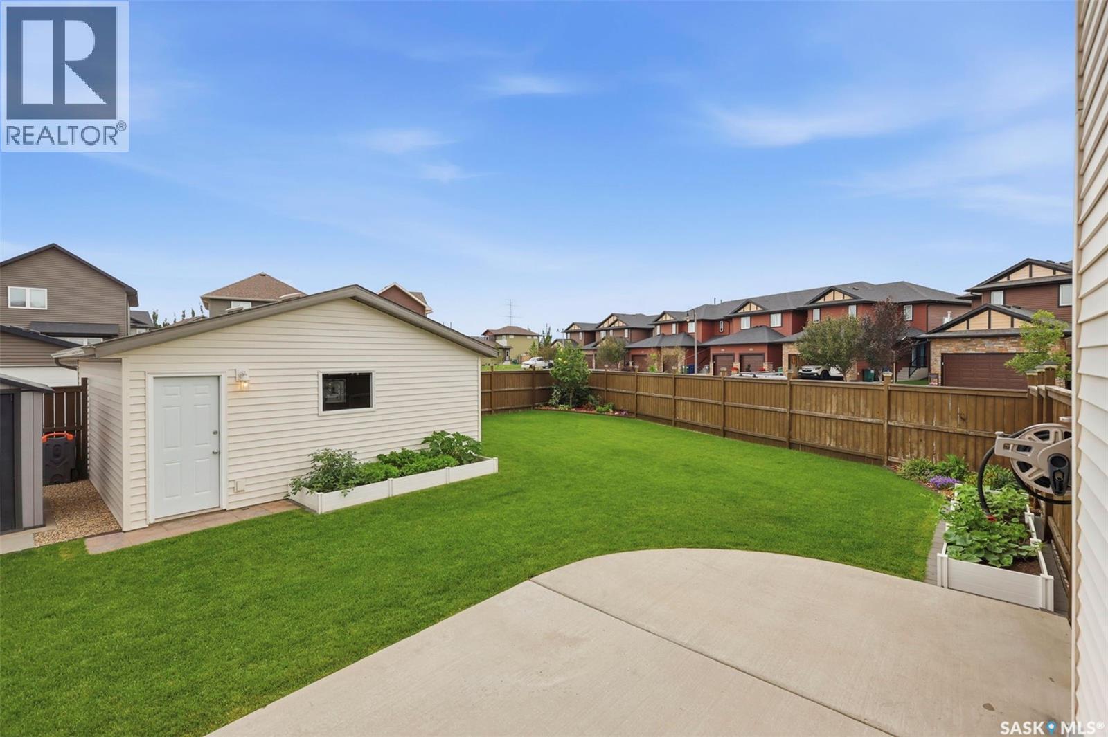 1040 Kolynchuk CRESCENT - Image 28