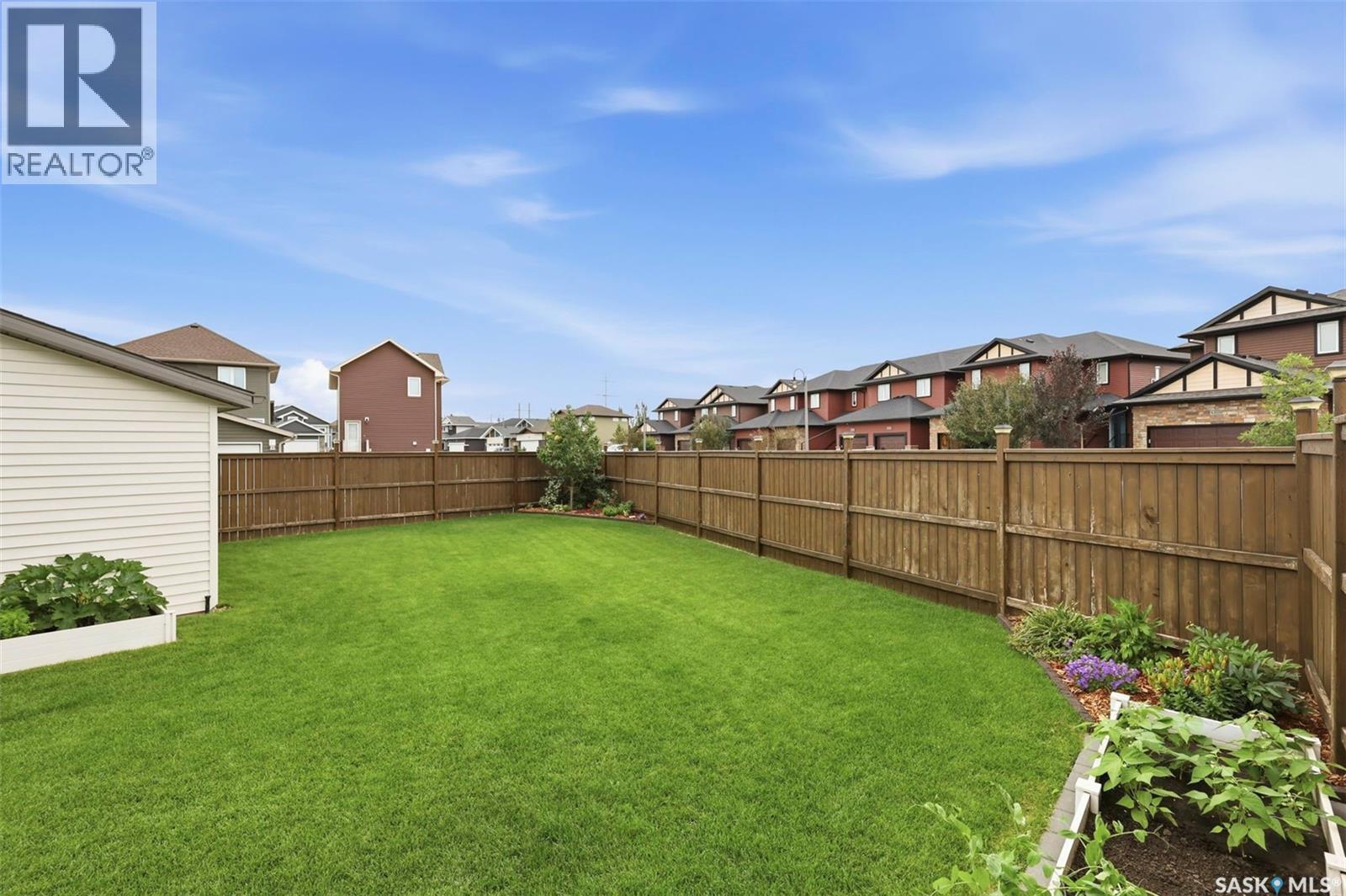 1040 Kolynchuk CRESCENT - Image 33