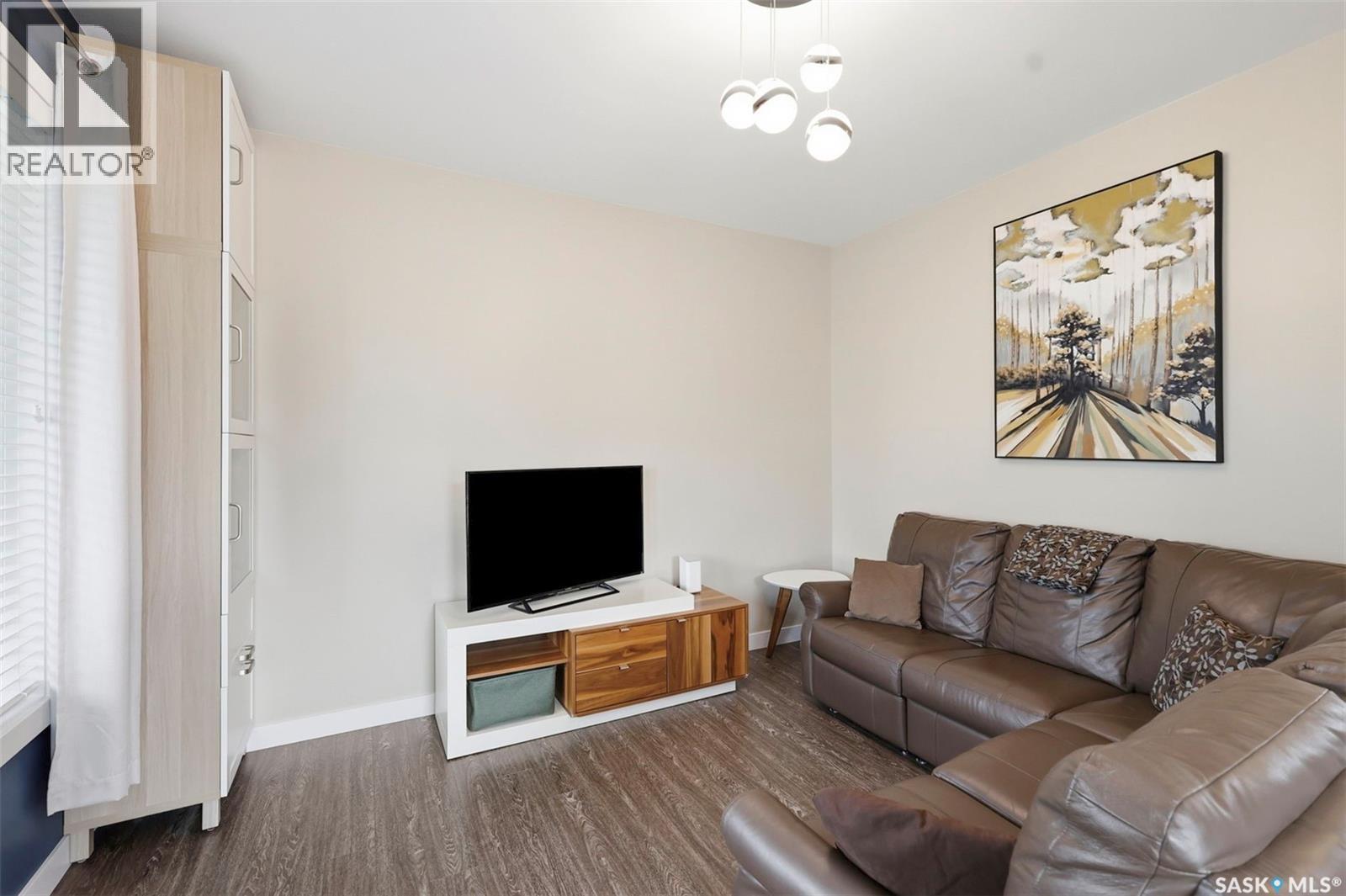 1040 Kolynchuk CRESCENT - Image 7