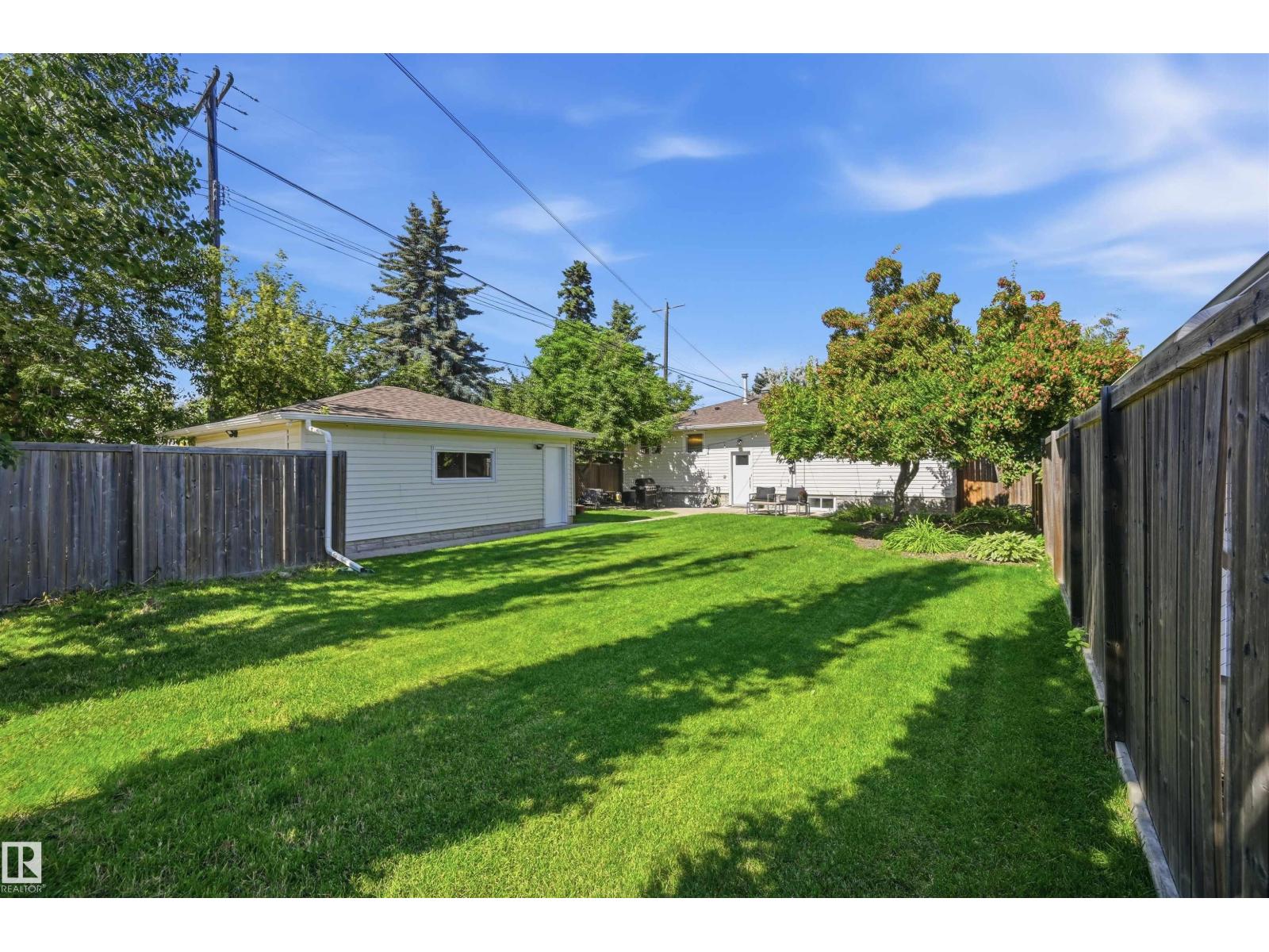 6015 92A AV NW - 38