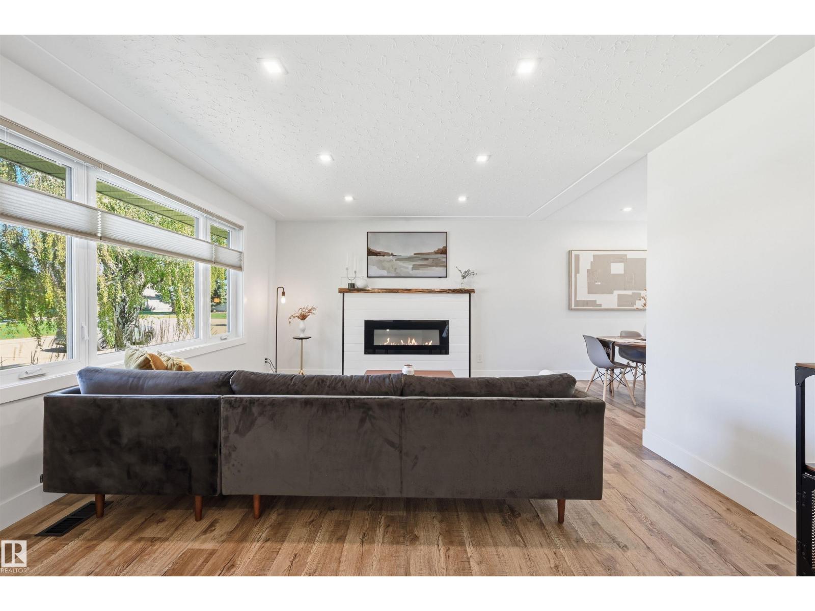 6015 92A AV NW - Image 5