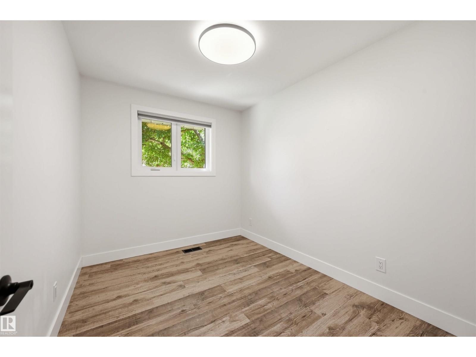 6015 92A AV NW - Image 24