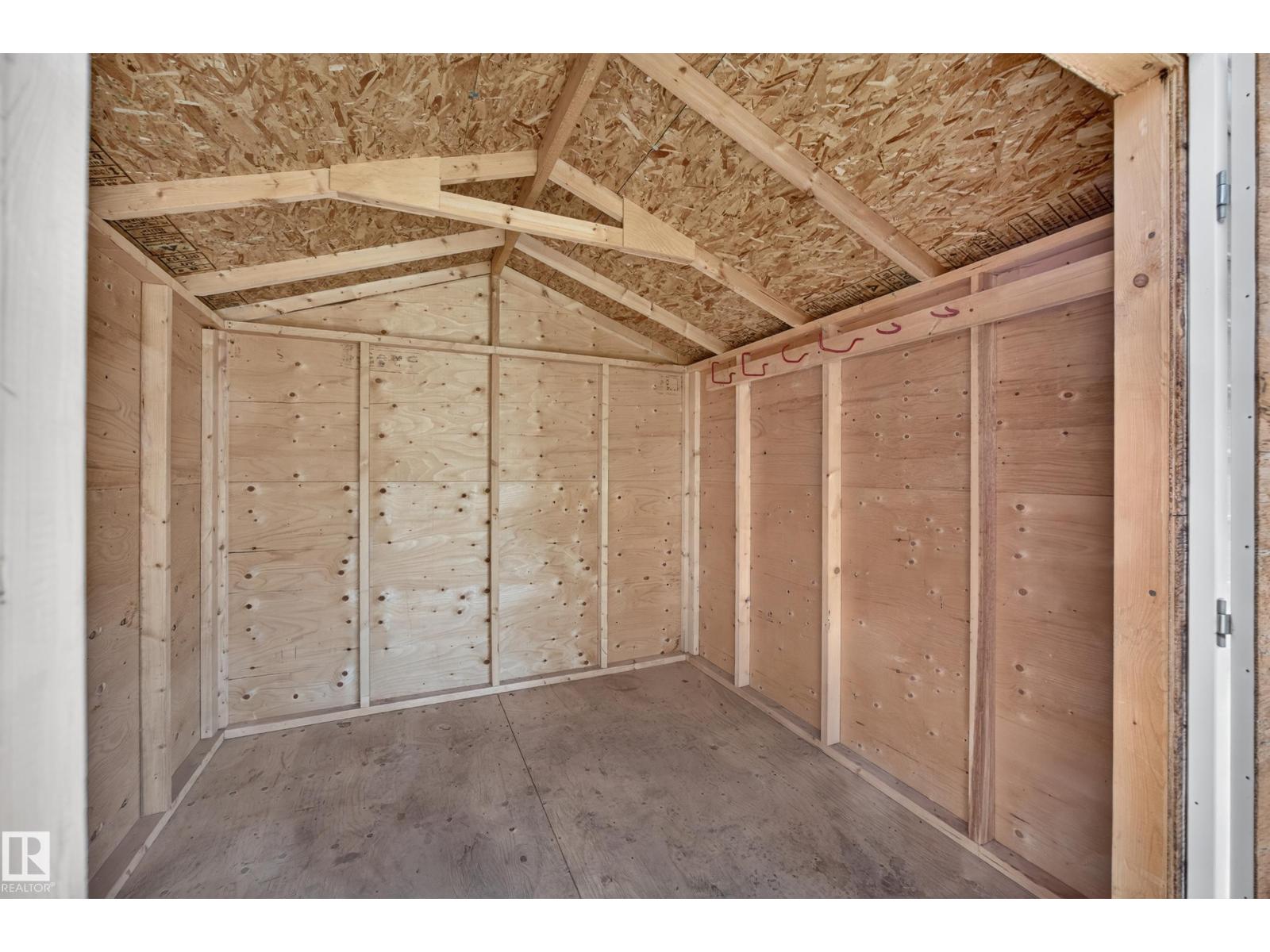 5207 48 AV - Image 64