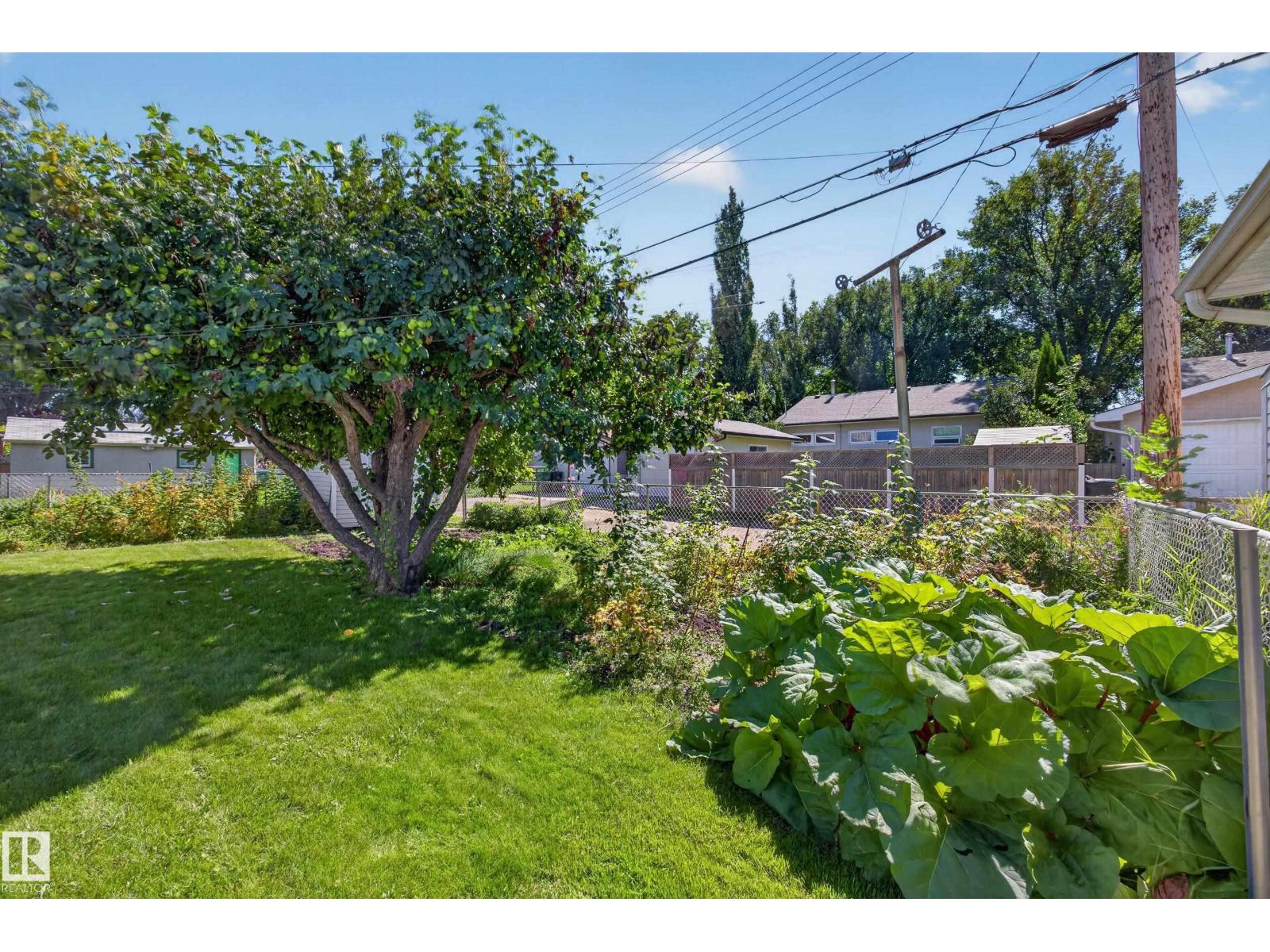 5207 48 AV - Image 58