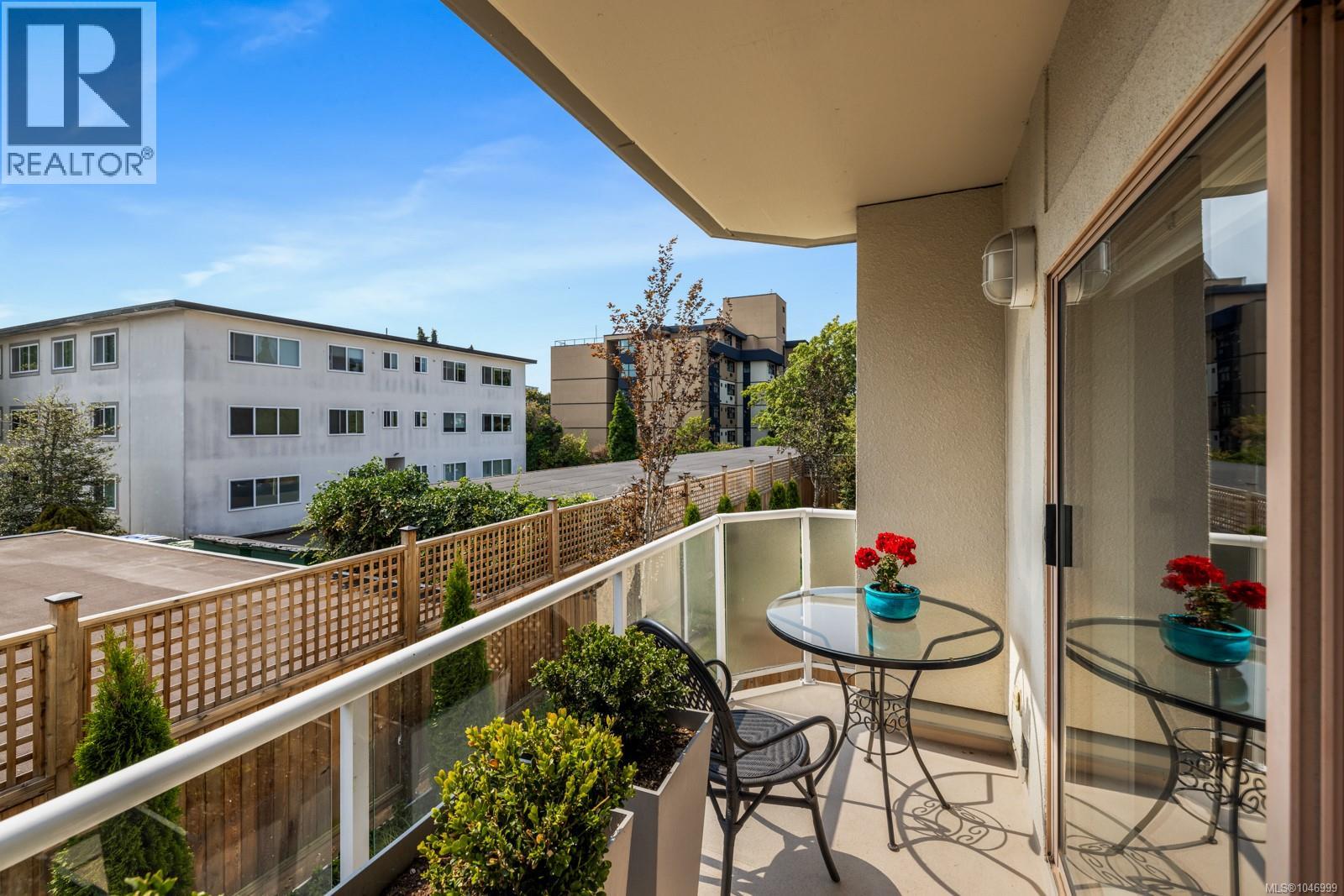 #203 945 McClure St - 28
