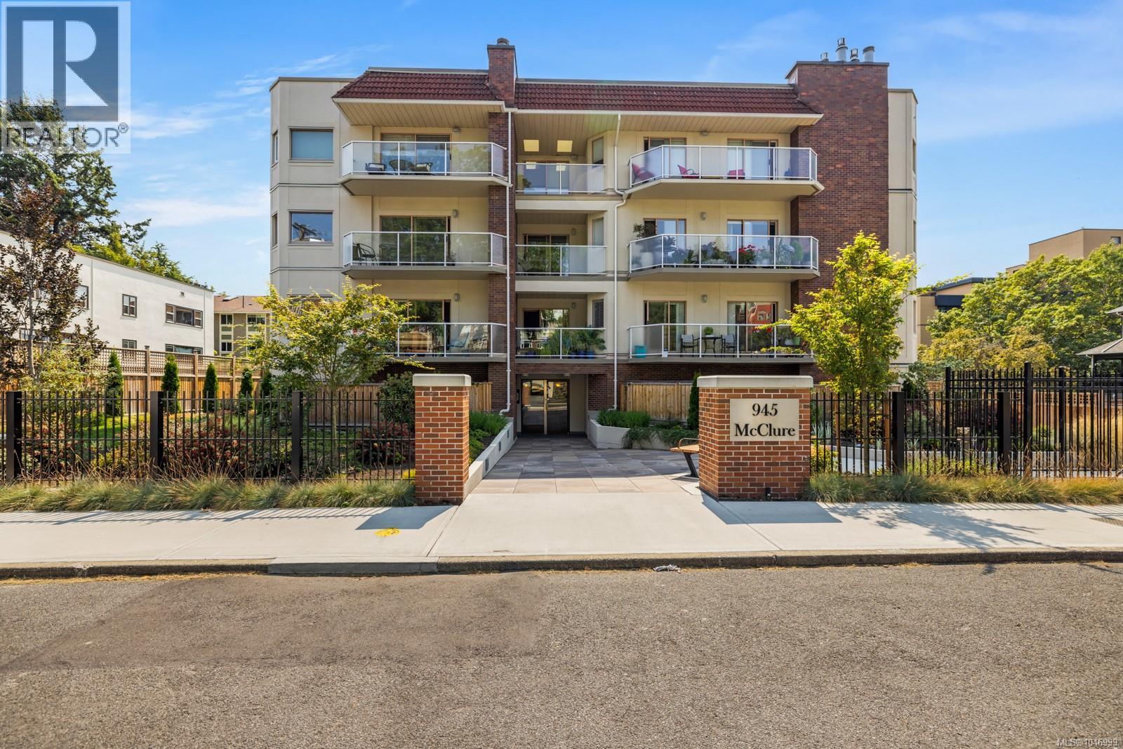 #203 945 McClure St - 2
