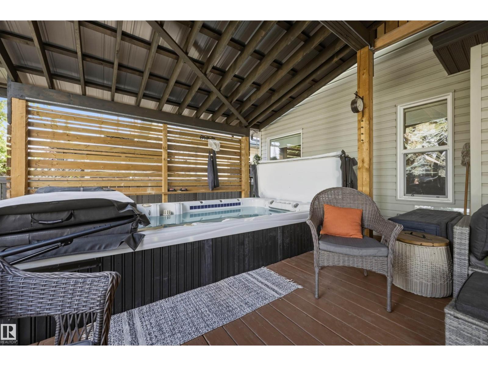 15552 49 ST NW - 10