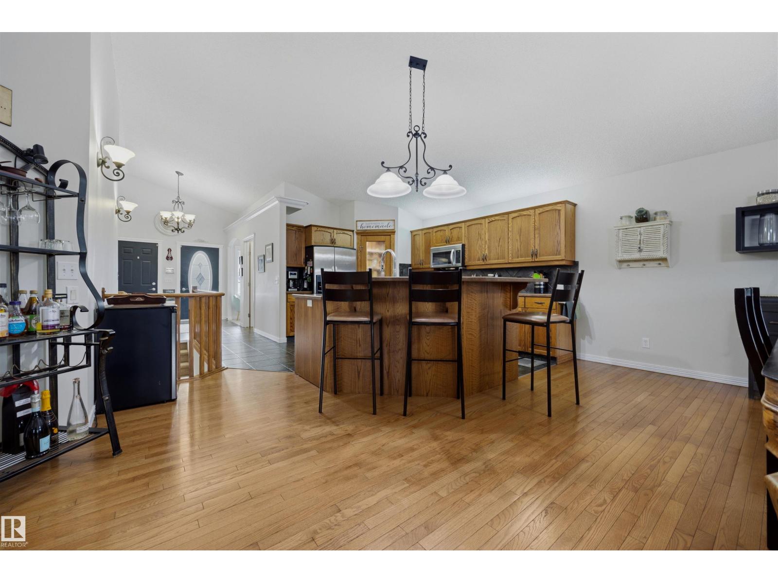 15552 49 ST NW - 18