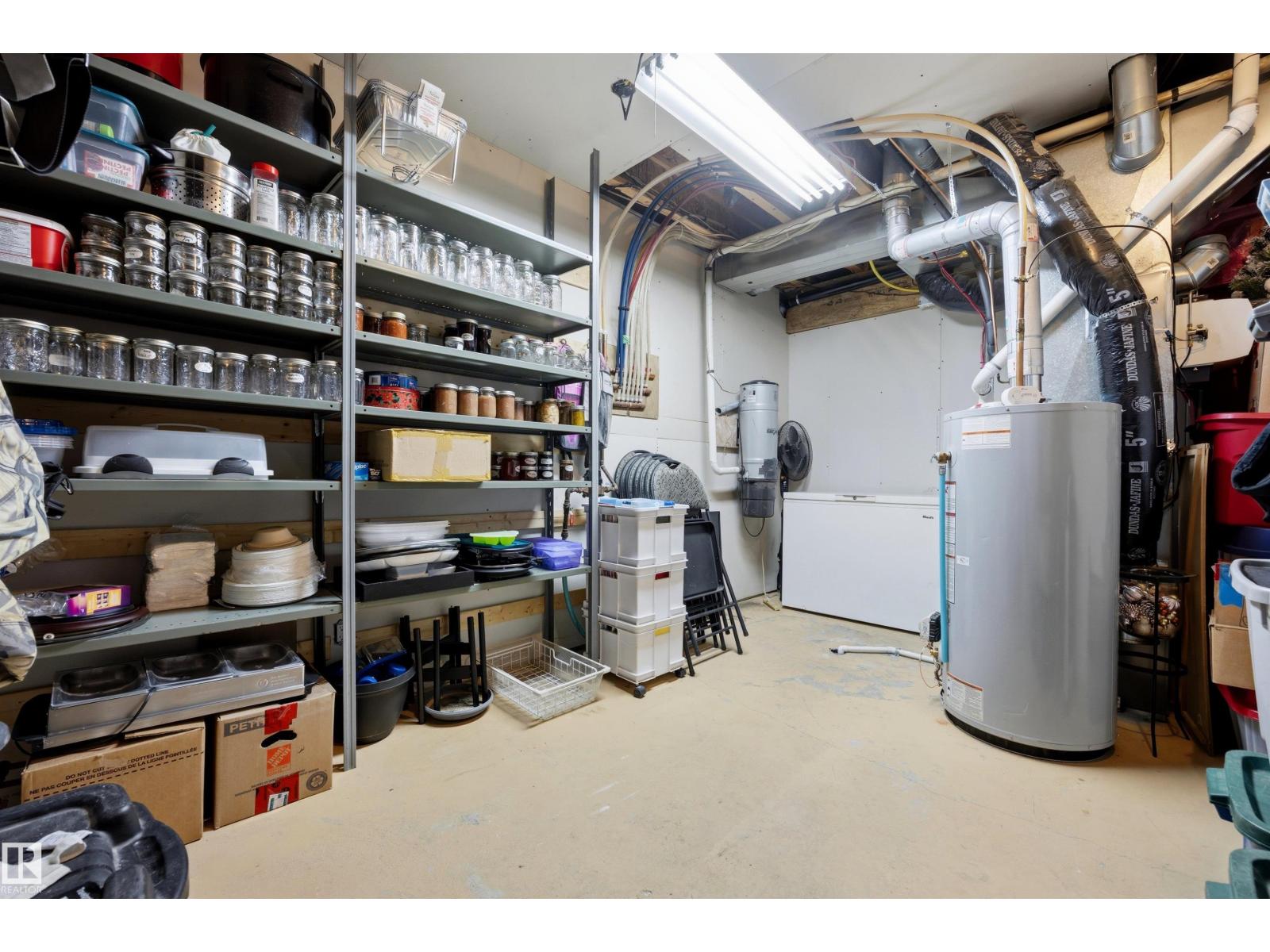 15552 49 ST NW - 36