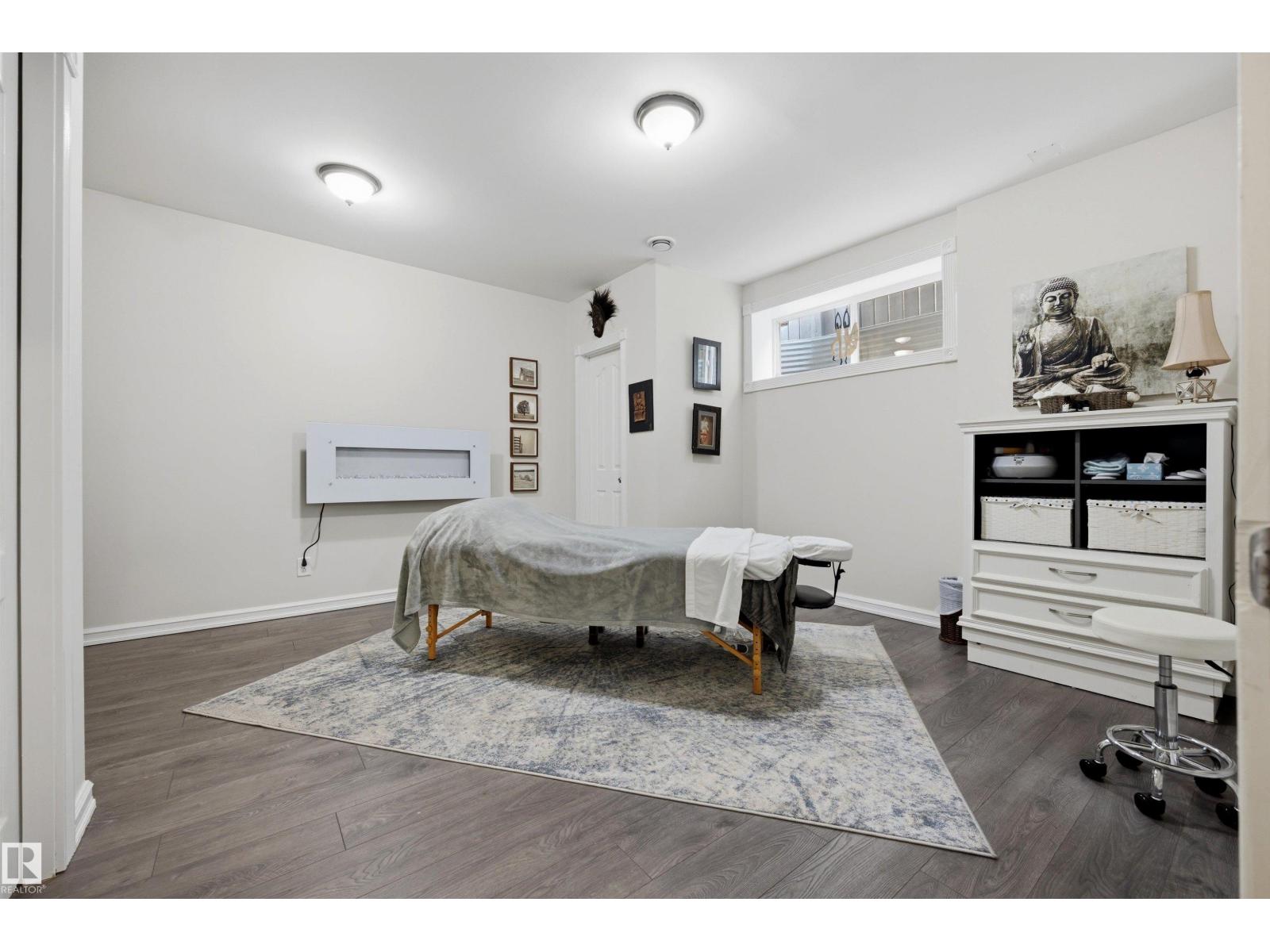 15552 49 ST NW - 42
