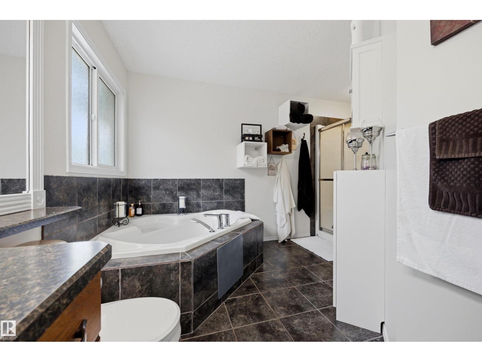 15552 49 ST NW - 27