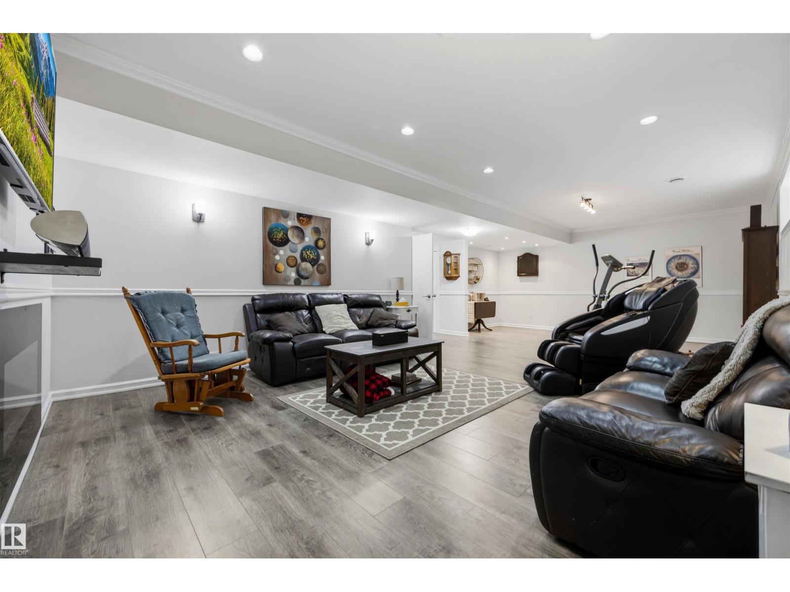 15552 49 ST NW - 37