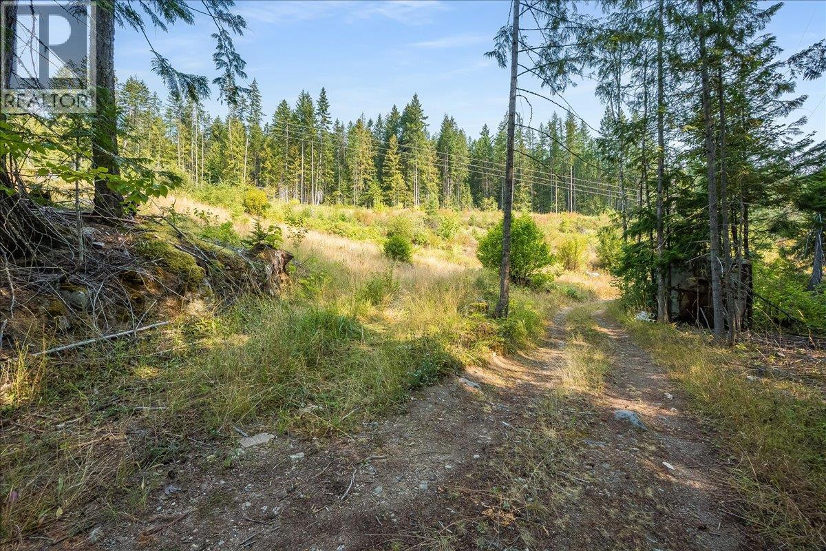 7025 Rogers Road, Balfour