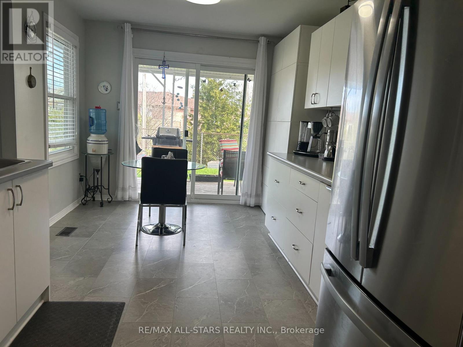 176 ELGIN STREET - 18