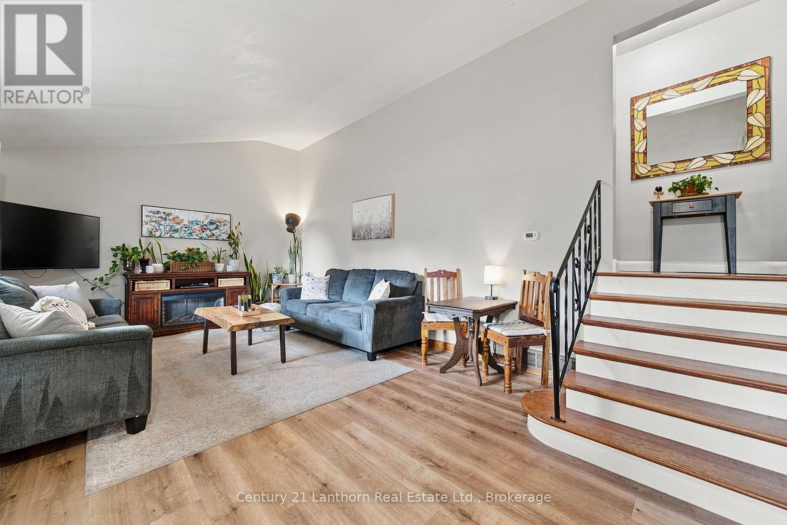 169 FARLEY AVENUE - 10
