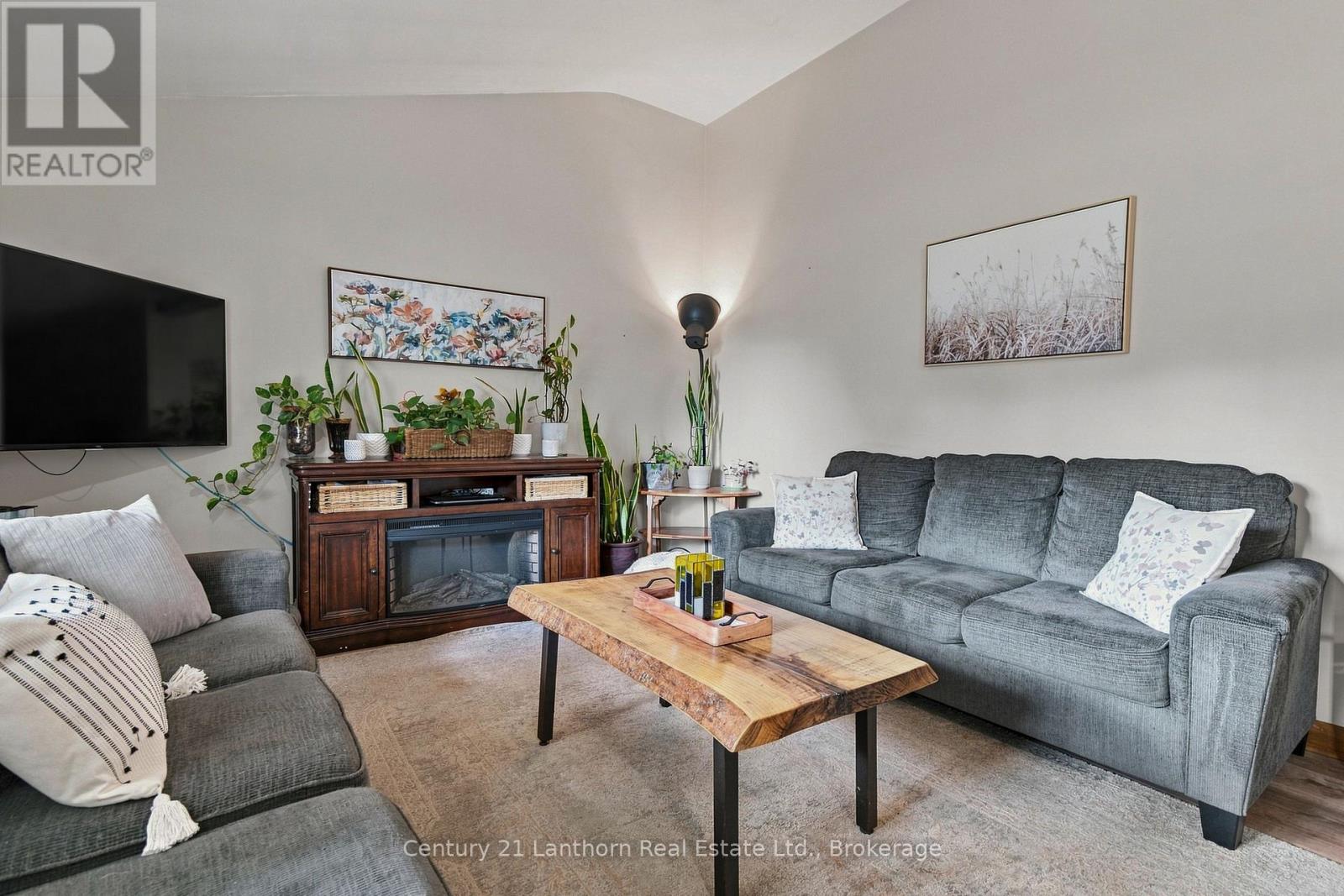 169 FARLEY AVENUE - 13