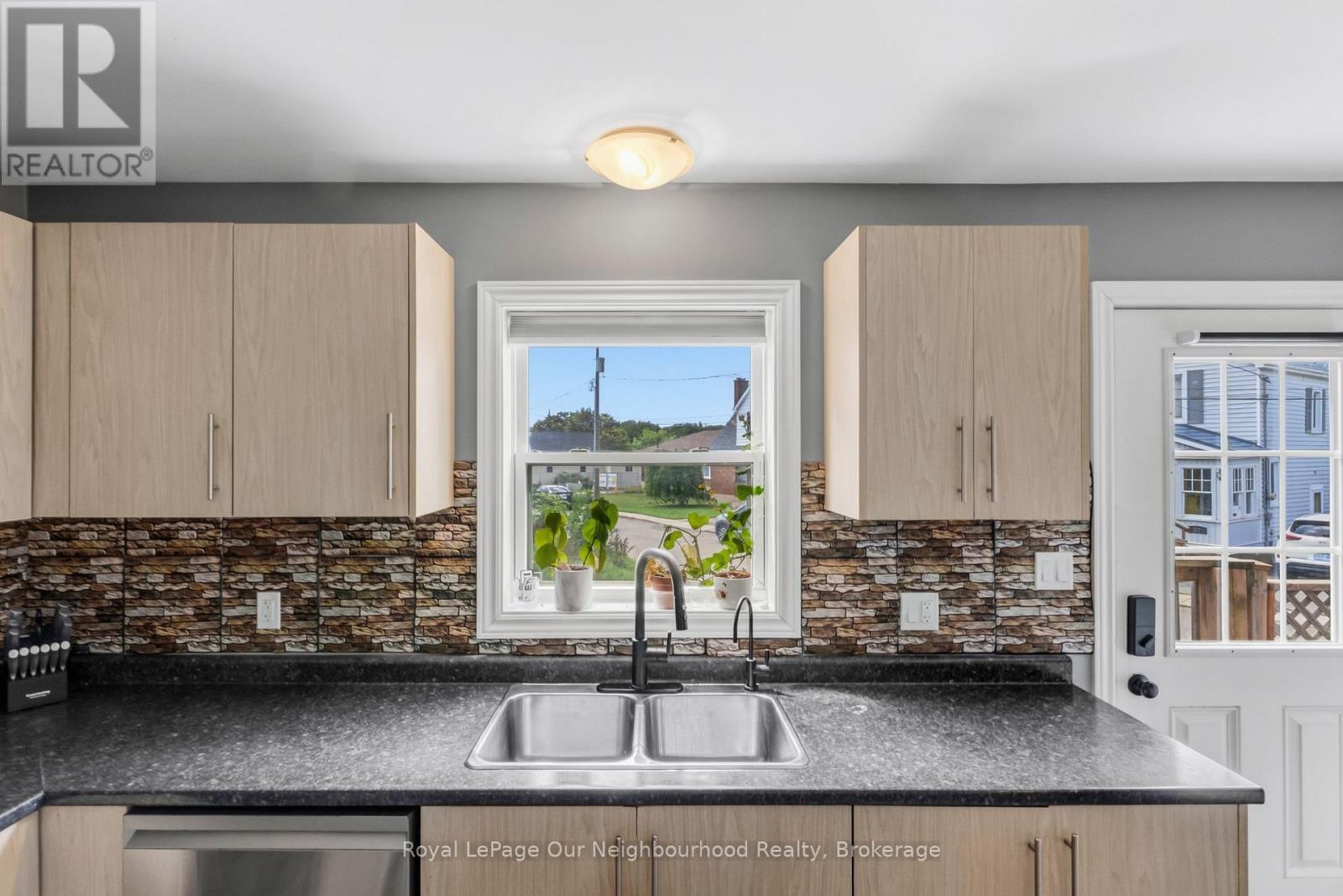 28 HOPE STREET N - Image 6
