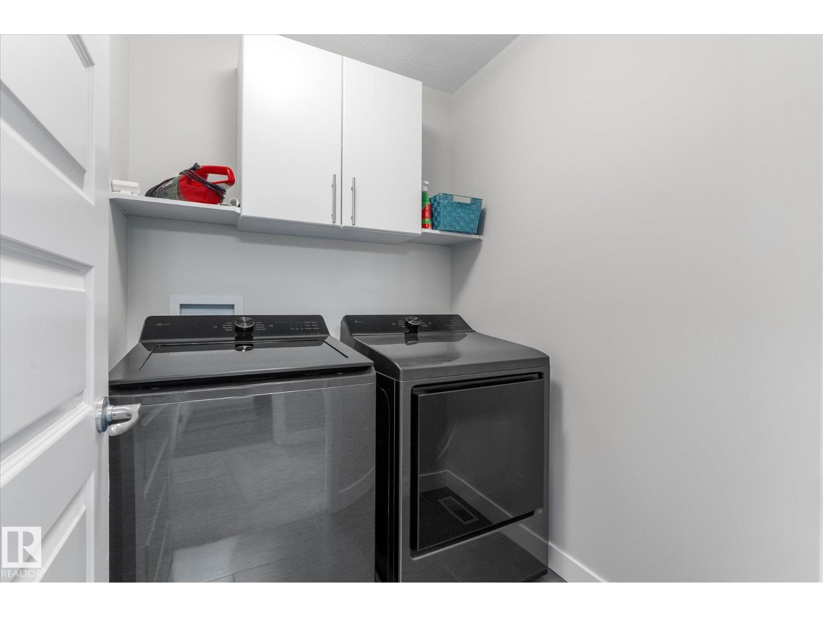 54 ASTORIA PL - Image 47