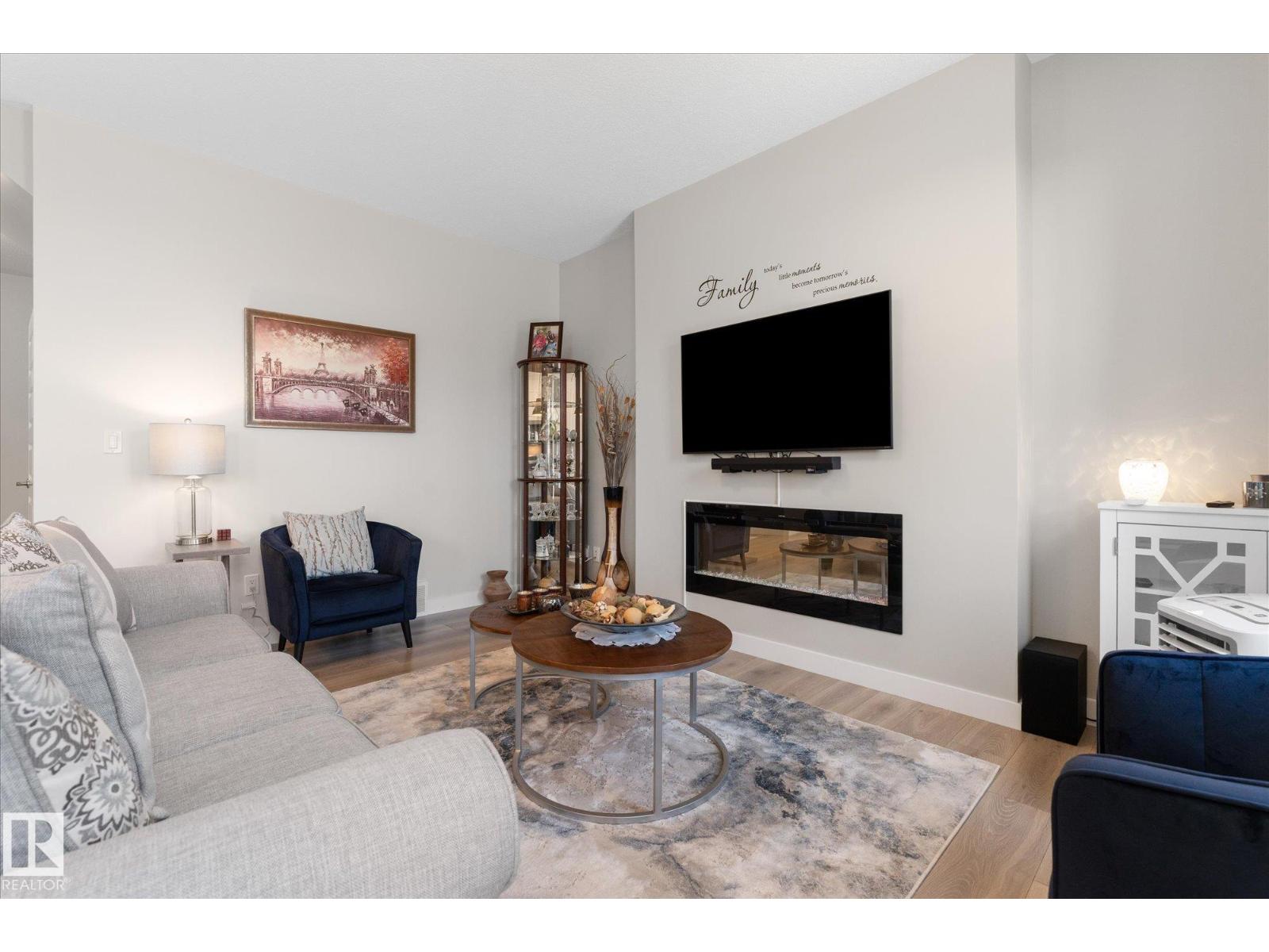 54 ASTORIA PL - 26