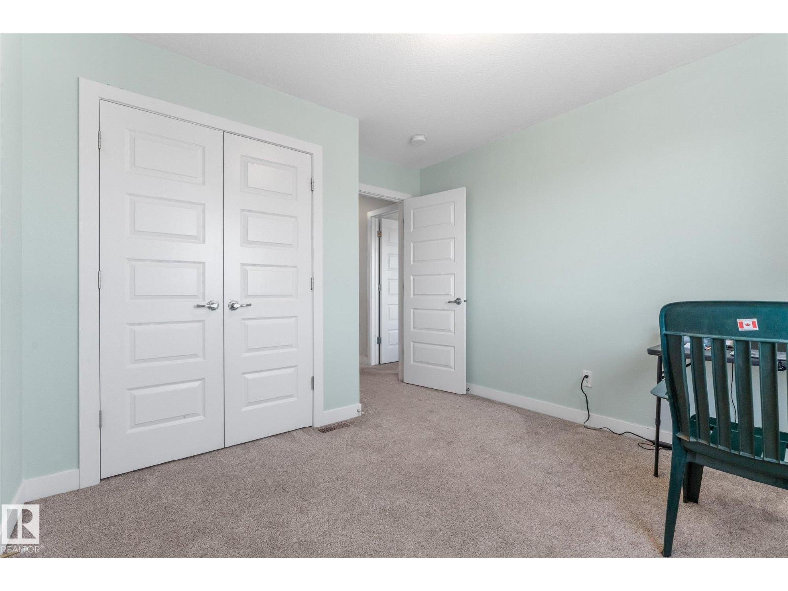 54 ASTORIA PL - Image 39
