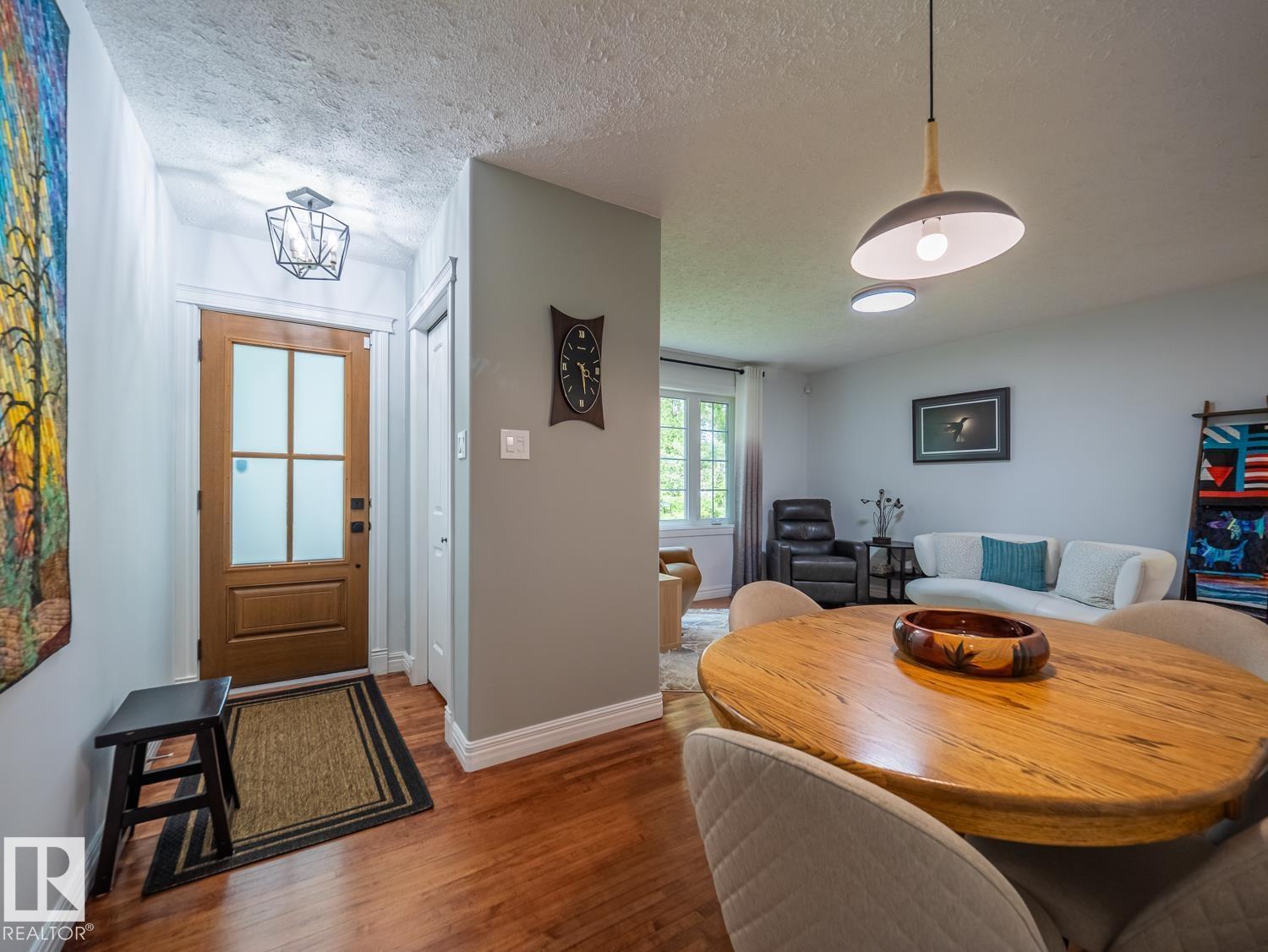 10511 68 AV NW - 2
