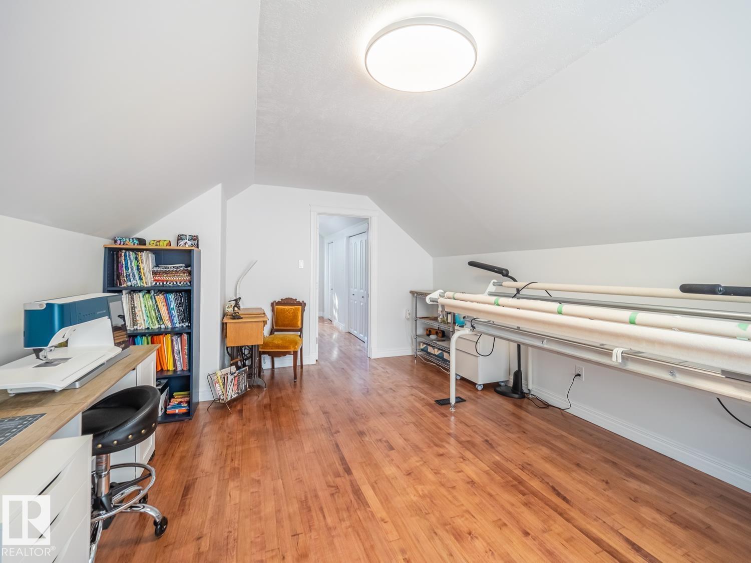 10511 68 AV NW - Image 23