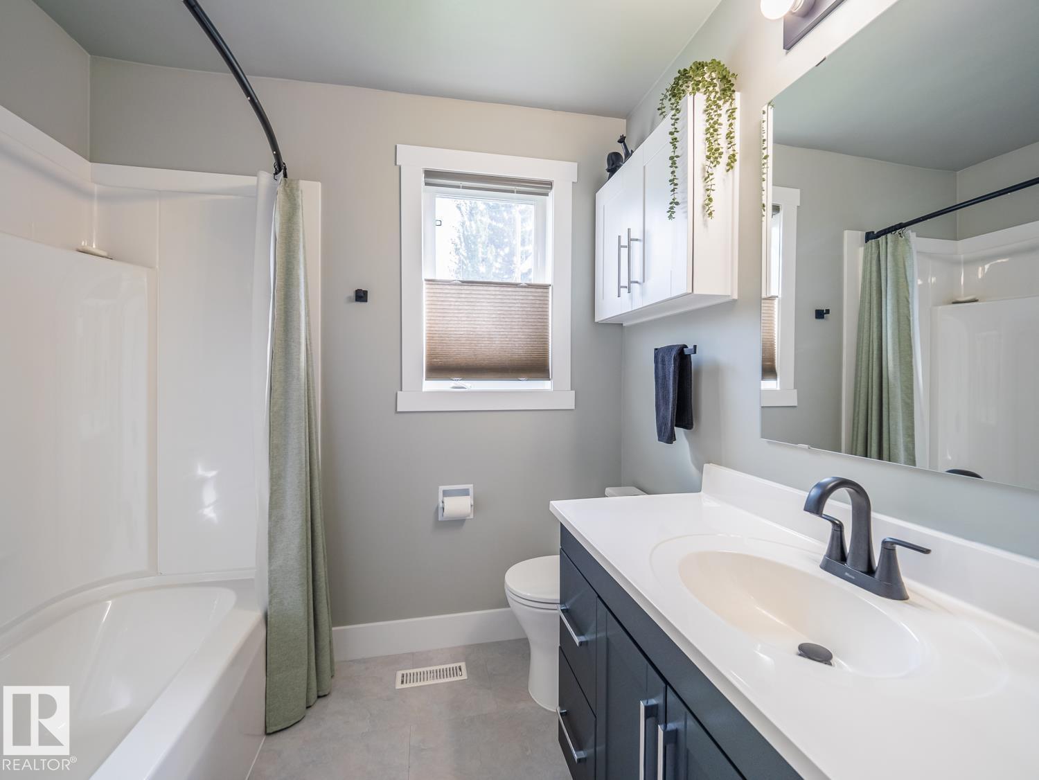 10511 68 AV NW - Image 13