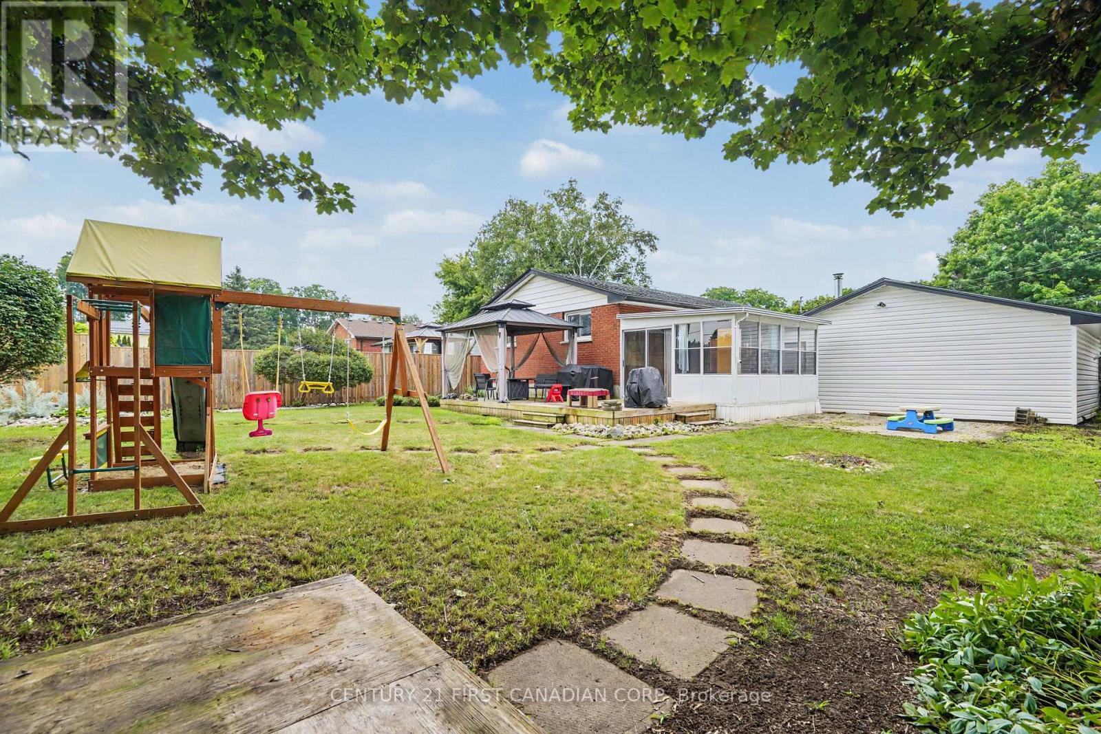 44 DALE DRIVE - 39