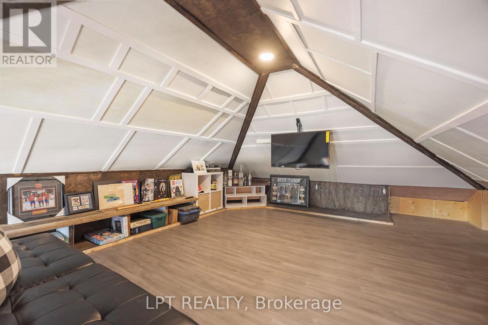 125 CURTIS STREET - Image 21