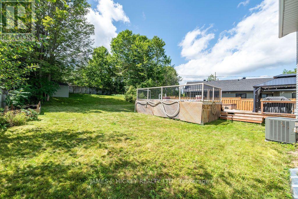 4 BANTING DRIVE - 37