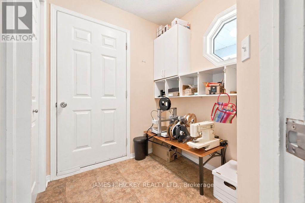4 BANTING DRIVE - Image 6