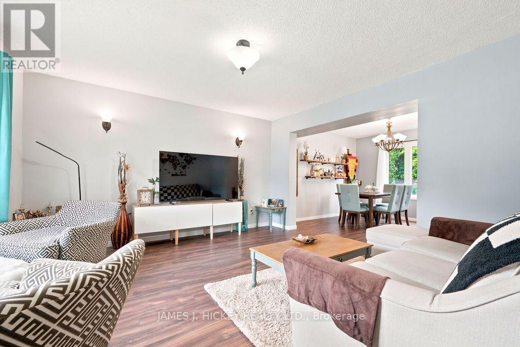 4 BANTING DRIVE - Image 7