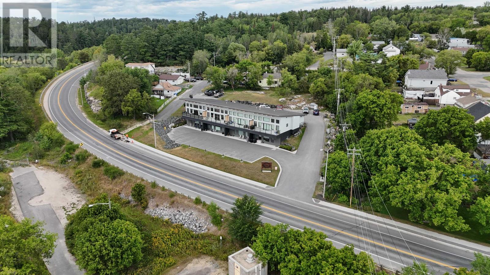 101 561 Veterans DR - Image 23
