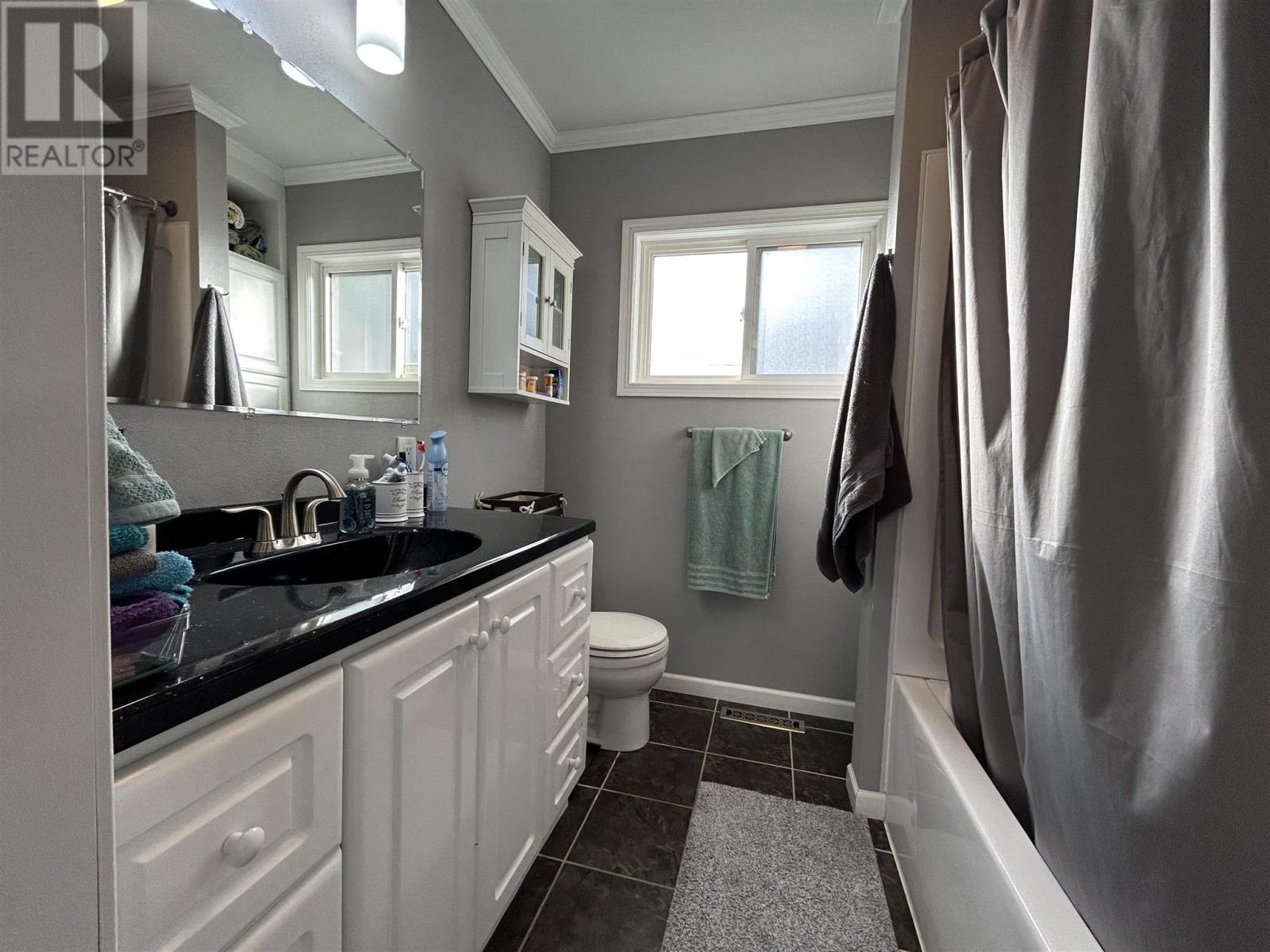 628 Second ST E - Image 10