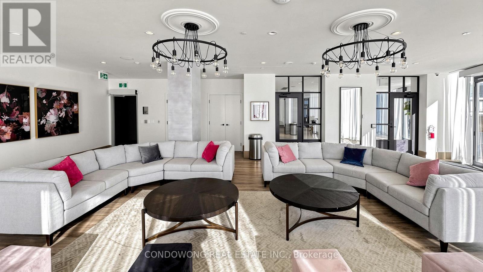 #616 60 SHUTER STREET - 22