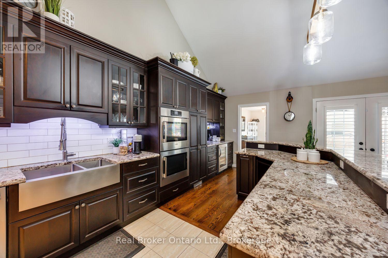 11 GREENAWAY CIRCLE - Image 10