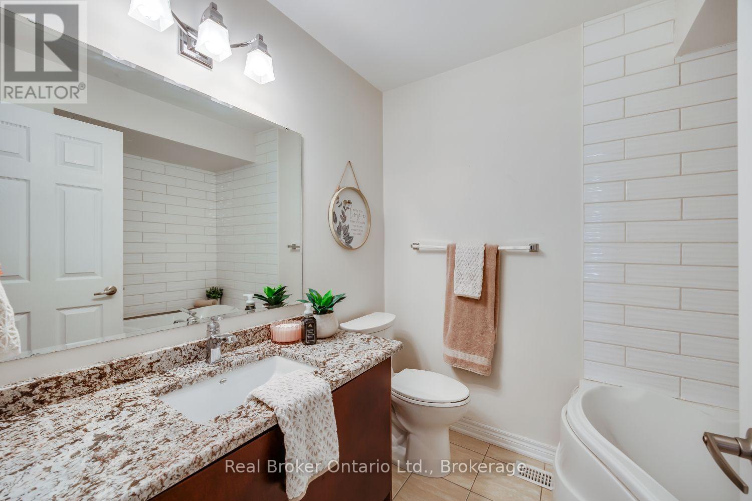 11 GREENAWAY CIRCLE - Image 26