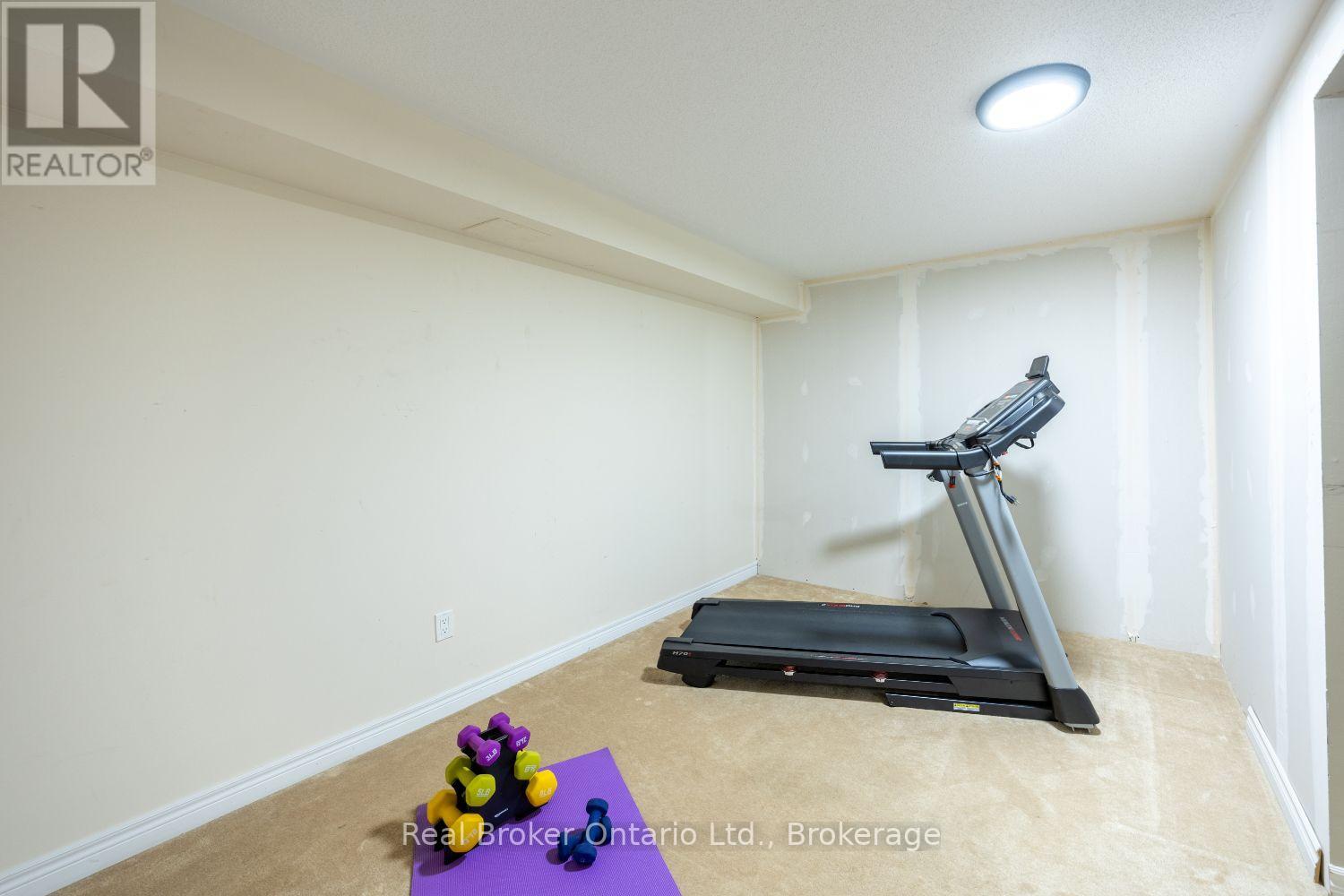 11 GREENAWAY CIRCLE - Image 31
