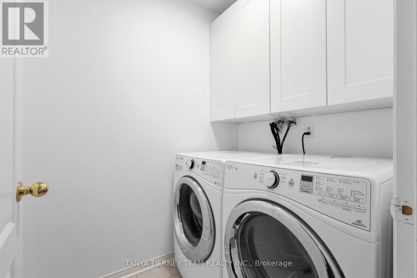 96 ROBIDEAU PLACE - Image 37
