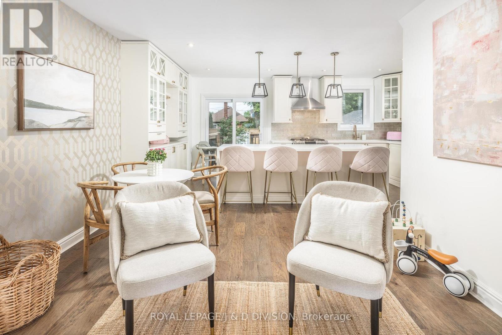 6 LANKIN BOULEVARD - 12