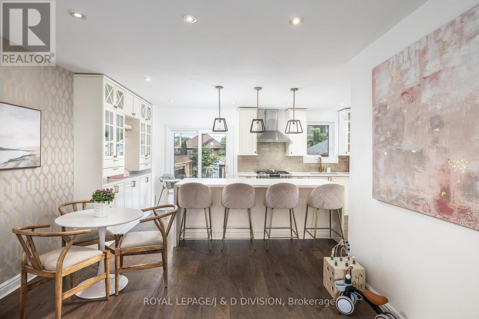 6 LANKIN BOULEVARD - 16
