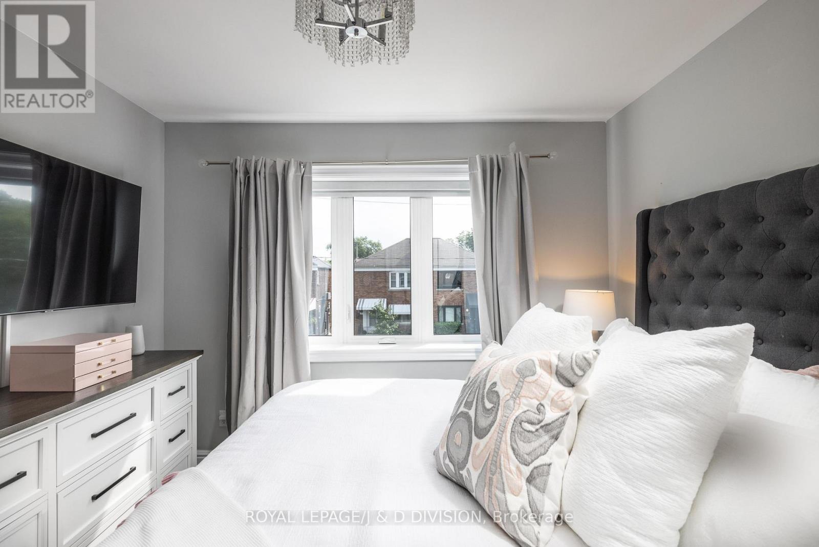 6 LANKIN BOULEVARD - Image 33